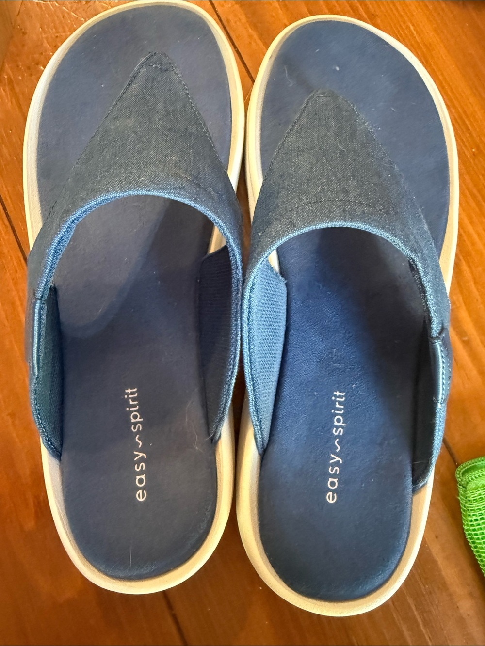 Easy Spirit Rift Slip-On - Picture 2 of 6